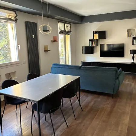 Apartment Forever - Elegant And Quiet, Close To Downtown