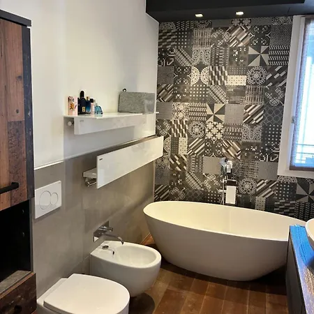 Forever - Elegant And Quiet, Close To Downtown
