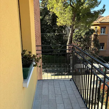 Forever - Elegant And Quiet, Close To Downtown Lejlighed *